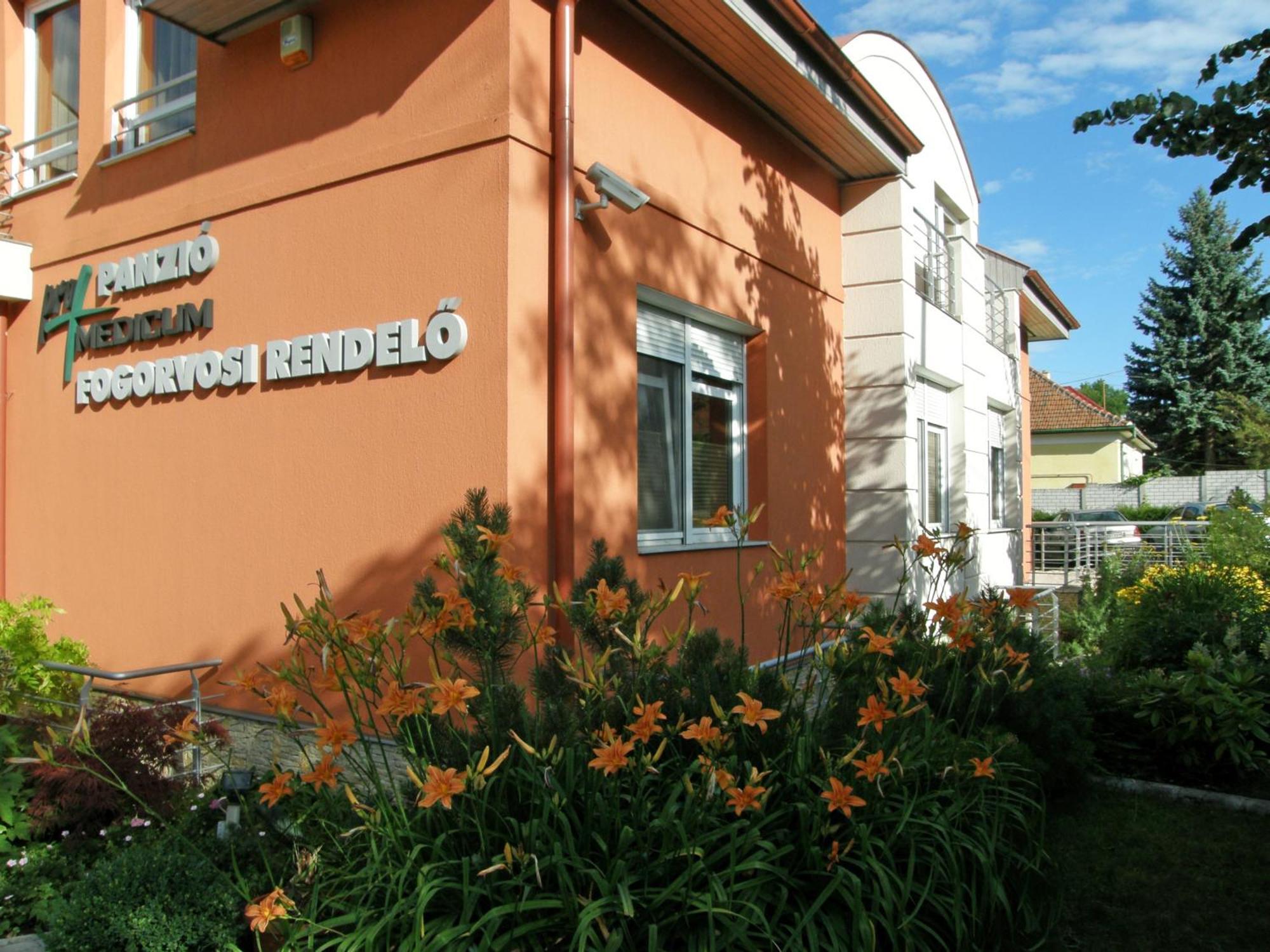 Promedicum Panzio Hotel Veszprém Exterior foto